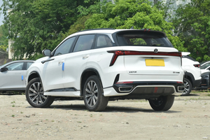 Voiture d'occasion à vendre Voiture d'occasion à vendre Changan Cs75 Plus Voiture d'occasion 1.5t Véhicules d'occasion Essence Essence 5 places SUV Pas cher - Product Image 2