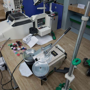 <span class=keywords><strong>Presse</strong></span> à cartes rotative <span class=keywords><strong>manuelle</strong></span> tout métal de 158 mm avec boutons en tissu, haute durabilité, laminage <span class=keywords><strong>pour</strong></span> cadeaux à grande échelle - Product Image 4