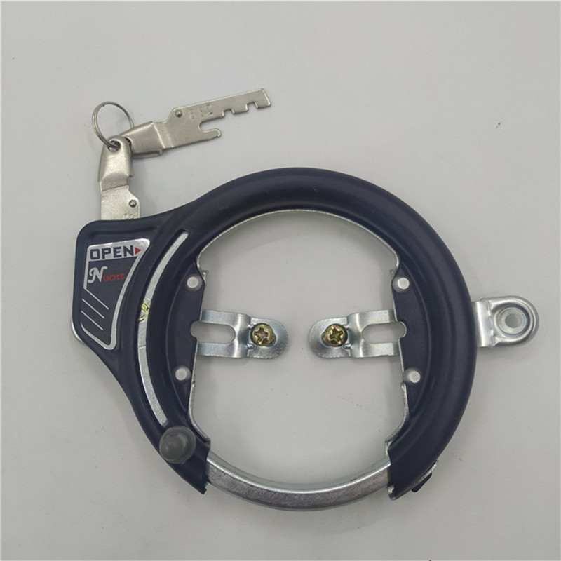 กุญแจสีดำพร้อมด้ามจับแบบสอด