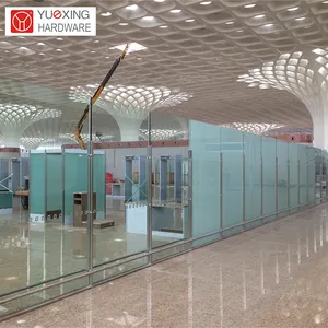Havaalanı özelleştirilmiş cam korkuluk terminali cam bölme güverte mühendislik paslanmaz çelik korkuluk