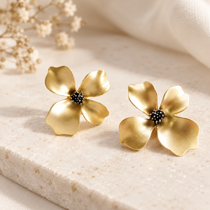 Pendientes de flor de lirio para mujer, diseño floral, accesorios para las orejas de uso diario - Product Image 4