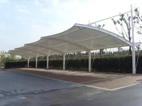 Cochera de Acero Resistente al Sol y al Agua, Estructura Metálica, Refugio para Automóviles al Aire Libre, Garaje Prefabricado de Alta Calidad