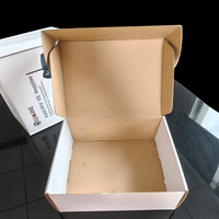 Boîtes pliantes carrées en carton ondulé personnalisées avec logo UV spot réutilisable et gaufrage pour produits électroniques