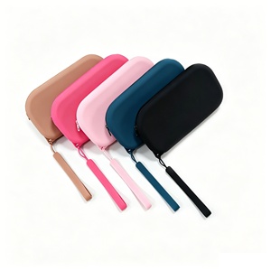 Sac de rangement portable en silicone imperméable de grande capacité, durable, multifonctionnel, pour articles de toilette, cosmétiques, documents, téléphones, cadeaux - Product Image 3