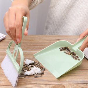 <span class=keywords><strong>Petit</strong></span> <span class=keywords><strong>balai</strong></span> <span class=keywords><strong>pelle</strong></span> à poussière ensemble ménage bureau nettoyage poubelle nettoyage <span class=keywords><strong>pelle</strong></span> animal de compagnie enfants Mini <span class=keywords><strong>balai</strong></span> - Product Image 1