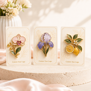 Pins de Esmalte Botánico Personalizados, Chapados en Oro, con Esmalte Duro, Diseño de Orquídea, Iris y Cítricos, Insignias para Solapa - Product Image 1