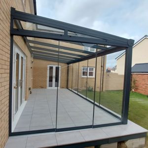Nouveau Produit Gazebo <span class=keywords><strong>de</strong></span> Terrasse en Verre Trempé avec Toit en Pente Conception Imperméable au Vent pour les Solaires <span class=keywords><strong>de</strong></span> <span class=keywords><strong>Jardin</strong></span> Extérieur Maisons en Verre - Product Image 1