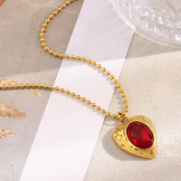 Collier pendentif vintage coeur rouge en zircon Collier à chaîne de perles en acier inoxydable plaqué or 18 carats Bijoux exquis pour femmes