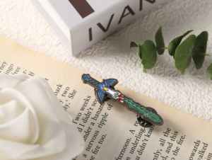 15*50mm Master's Sword Night Glow avec laque <span class=keywords><strong>Zelda</strong></span> Legend Emblème en métal émaillé autour - Product Image 3