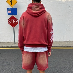 Ensemble de survêtement de luxe personnalisé en deux pièces, imprimé sérigraphié, en coton épais, avec sweat à capuche et short, coupe oversize, effet délavé et strass - Product Image 3