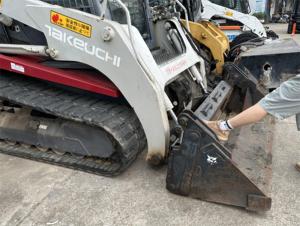 รถตักขนาดเล็กแบบ TL150จาก Takeuchi รถตักขนาดเล็กรถตักดินเซี่ยงไฮ้จีน TL150รถตักดิน - Product Image 5