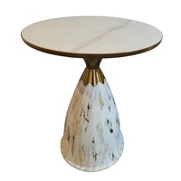 Ensemble de salon nordique Table basse dorée avec bout rond en métal Table d'appoint de luxe en marbre Tables à thé d'appoint de luxe modernes