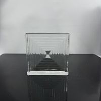 Vente en gros de briques de verre géométriques carrées concentriques transparentes texturées, blocs de cristal solides pour la décoration murale d'intérieur moderne