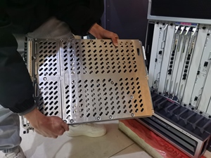 Cr5dl2xffg7e 2 cổng 10gbase LAN/WAN-SFP + 24 cổng 1000base-x-sfp đơn vị xử lý dòng tích hợp E(LPUI-52-E, tăng cường <span class=keywords><strong>hqos</strong></span>) - Product Image 2