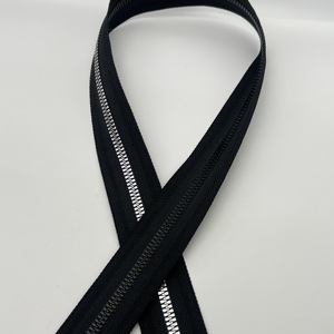 Cerniera continua in resina di alta qualità con denti in argento elettrolitico modello 5 # liscio e a prezzi ragionevoli <span class=keywords><strong>per</strong></span> indumento e borse - Product Image 3