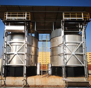 China Solid State Sludge Fermentation Tank <strong>Bioreactor</strong> Production Container Stainless Solid <strong>Fermenter</strong> Manure Fermentation Tank - Product Image 1