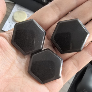 Láminas Magnéticas Hexagonales 32x28x6mm, Imán Pasivo de Piedra Bian Negra para Aplicaciones de Separación - Product Image 1