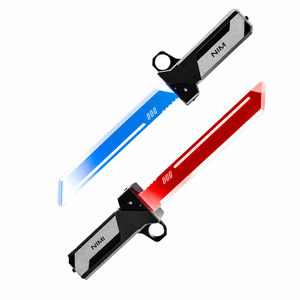 Sabre laser jouet EPT Warrior 2-en-1 avec technologie d'éclairage avancée, fonction de balancement et de rétraction de la tige - Product Image 1