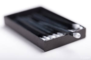 Scatole di Fiammiferi Piccole Ecologiche Rosse con Bastoncini Colorati, Stampa Logo Personalizzata, Scatole di Fiammiferi di Lusso per Uso con Candele - Product Image 2