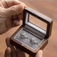 Boîtes à bijoux en bois de noyer noir avec couvercle en verre, pour colliers, boucles d'oreilles, bagues de fiançailles et de demande en mariage, vente en gros