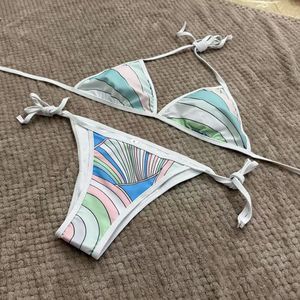 Completo Bikini Sexy da Donna 3 Pezzi con Dettaglio in Vita, Scollo a V, in Spandex/Poliestere, Abbigliamento da Spiaggia di Lusso con Grandi Sciarpe - Collezione Estiva 2026 - Product Image 6