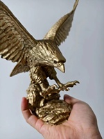 Statue Personnalisée Aigle du Désert Doré en Polyrésine, Figurine Populaire avec Ailes Déployées pour Décoration Intérieure