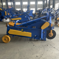 Tracteur agricole entraîné Mini récolteuse de patates douces Oignon Ail Digger en vente