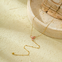 NIMAI Fine Jewelry Collier simple en acier inoxydable plaqué or 18 carats à trois feuilles en forme de Y Collier en zircon rose Bikini Collier à pampilles