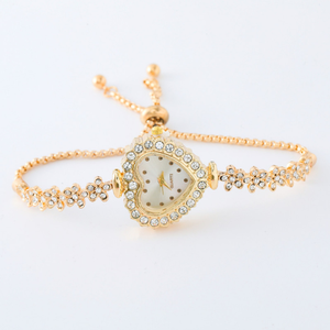 Reloj de Pulsera de Cuarzo para Mujer LP26, Estilo Diario, Esfera con Corazón Brillante y Diamantes de Imitación, Correa de Aleación Ajustable, Tipo Brazalete - Product Image 5
