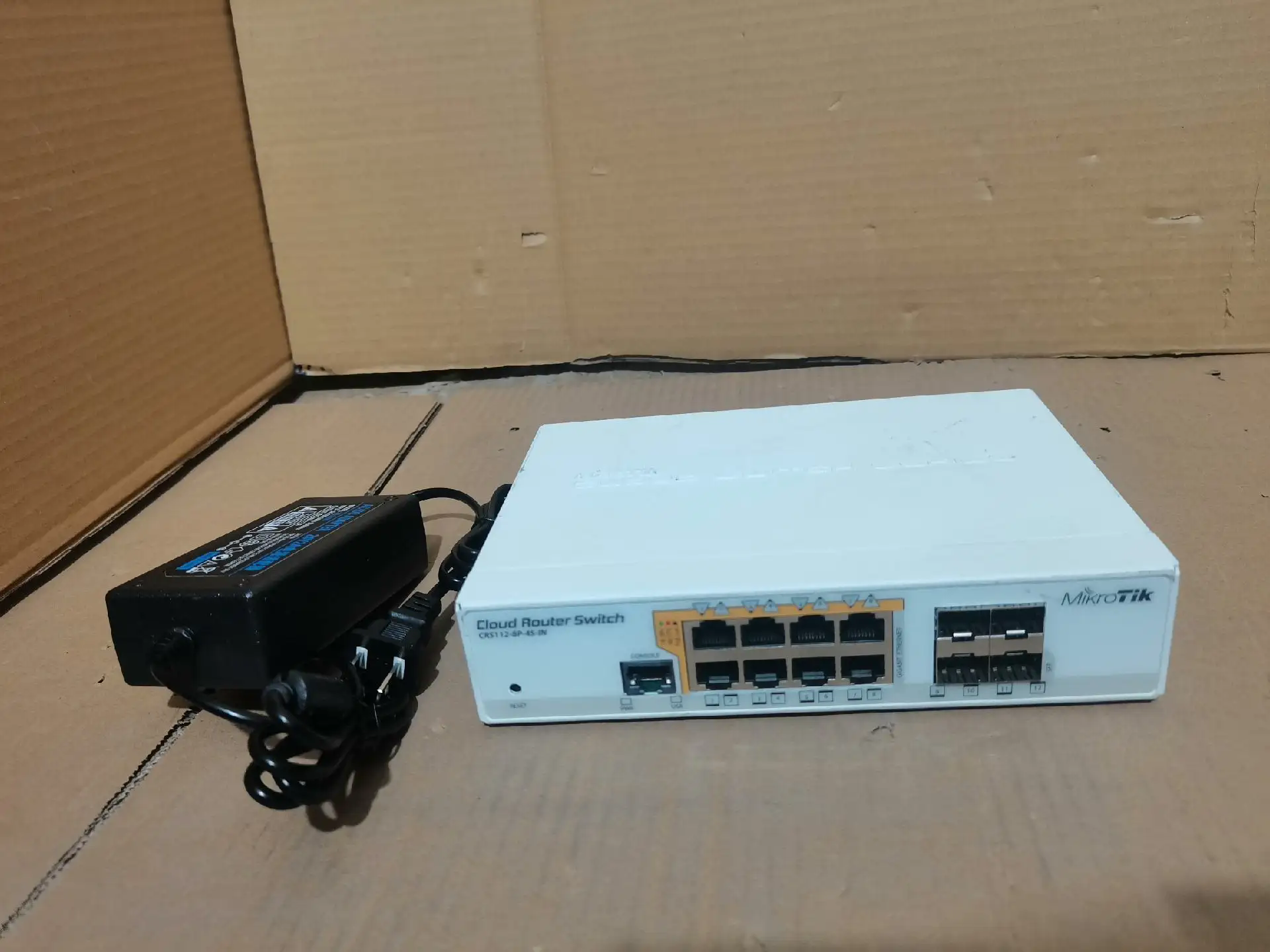 ルーター・ネットワーク機器 MikroTik CRS112-8P-4S-IN Mikrotik CRS112-8P-4S-IN 8 Gigabit Port PoE Smart Switch 4