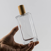 Flacons de parfum en verre de luxe modernes de forme carrée plate avec col à sertir de 30 ml, 50 ml, 100 ml, impression d'écran personnalisable pour cadeau