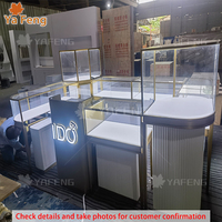 Maßgefertigte Moderne Glas-Schmuckvitrine Kiosk-Design mit LED-Beleuchtung Schmucktheke Verkaufs-Schmuckvitrine