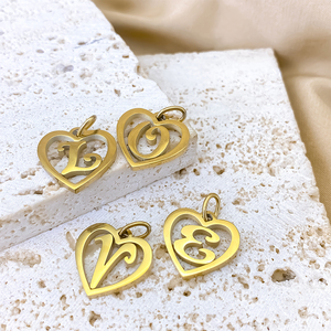 Ciondoli Emanco in Argento Sterling <span class=keywords><strong>a</strong></span> Forma di Cuore con Iniziali, Alfabeto Completo dalla <span class=keywords><strong>A</strong></span> alla Z con Eleganti Lettere Calligrafiche per Gioielli Personalizzati - Product Image 4