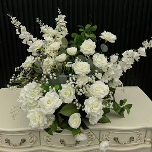 EG-S281 Moderna Decoración Floral Artificial para Bodas, Camino de Rosas Blancas y Hortensias, Arco Roto, Decoración de Altar - Product Image 3