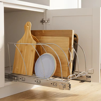 Étagère coulissante moderne à trois niveaux en acier inoxydable pour planches à découper, organisateur de placard de cuisine robuste avec design multifonctionnel