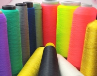 Fil teint en usine pour vêtements, blanc et noir, couleur personnalisable, 100% polyester, pour tricot et tissage, fil textile personnalisable
