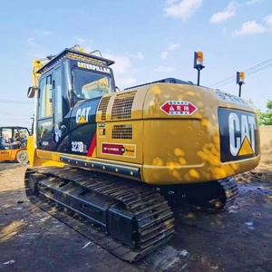 Excavadora compacta de giro corto Cat 323D2L, maquinaria de construcción para operaciones en espacios urbanos estrechos. - Product Image 5