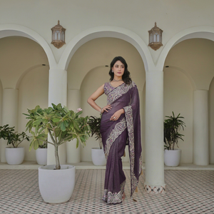 Sari de organza morado oscuro con bordado floral elaborado y blusa para mujer, ropa tradicional india para bodas. - Product Image 1
