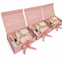 Boîte cadeau de luxe personnalisée en matériaux recyclés avec fermeture magnétique, pliable, rectangulaire, doublure en satin, estampage à chaud rose, poignée en ruban