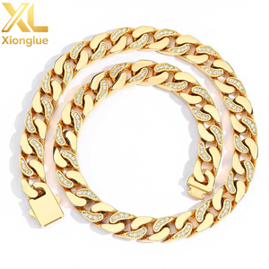 BTC16 Cadena Cubana de Acero Inoxidable 316L Chapada en Oro de 18K, Joyería de Alta Moda para Hombre con Incrustaciones de Circonitas Cúbicas Espaciadas, Venta al por Mayor - Product Image 4