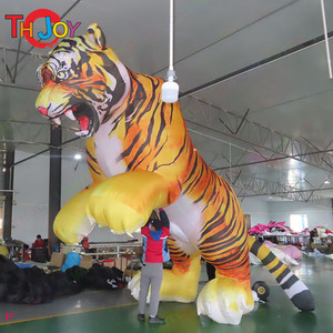 Tigre gonflable personnalisé de 5 m de haut, accrocheur, en nylon, avec souffleur d'air pour une exposition spectaculaire du Nouvel An - Product Image 3