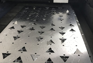 Machine de découpe laser à fibre métallique 3 kW pour tôles d'acier, précision de positionnement 0,03 mm/m, répétabilité 0,02 mm. Importé Prec - Product Image 3