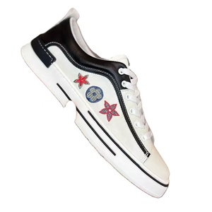 Chaussures de créateur de luxe de haute qualité pour hommes, baskets décontractées pour hommes, supporte le logo personnalisé, chaussures de marche antidérapantes pour femmes - Product Image 1