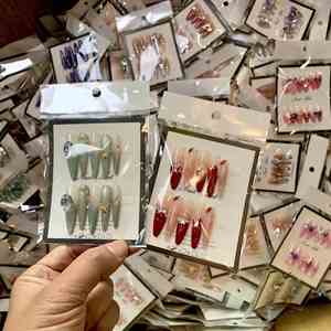 Uñas Postizas de Alta Gama con Diseño Ojo de Gato, Hechas a Mano, Estilos Clásicos Nuevos, Tamaños Variados para Venta en Vivo y Minoristas - Product Image 4