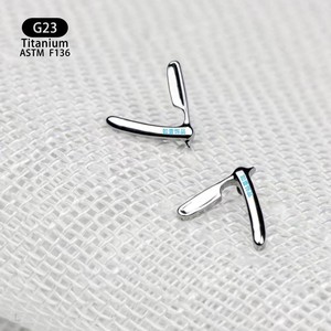 Clous d'oreille en titane pour cartilage 7 mm, type vis, ASTM F136, bijoux de piercing minimalistes et tendance pour usage quotidien - Product Image 3