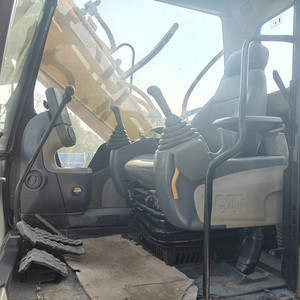 Excavatrice sur chenilles CAT315D d'occasion, 15 tonnes, avec godet de 0,75 m³ de capacité - Product Image 5