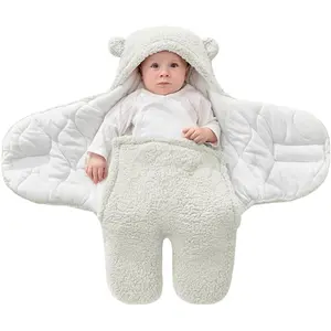 2024 yeni bebek kundak battaniye erkek kız sevimli pamuk peluş alma battaniye yumuşak yenidoğan uyku tulumu bebek için 0-6 ay