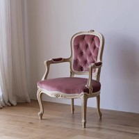 Fauteuil de salle à manger sculpté de style rétro français en velours rose avec boucle, fauteuil individuel de luxe pour chambre à coucher ou maquillage