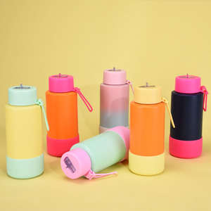 Bouteille d'<span class=keywords><strong>eau</strong></span> isolée en acier inoxydable Capacité <span class=keywords><strong>de</strong></span> 1000ml Tasse à boire sportive Poignée en silicone portable Base Tasse à <span class=keywords><strong>eau</strong></span> par sublimation - Product Image 1