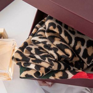 Bufandas de Pashmina de Lana de Alta Calidad, Hechas a Mano, con Diseño Personalizado, Cálidas y Gruesas, con Estampado de Leopardo, Bufanda Larga Multifuncional para Mujer - Product Image 2